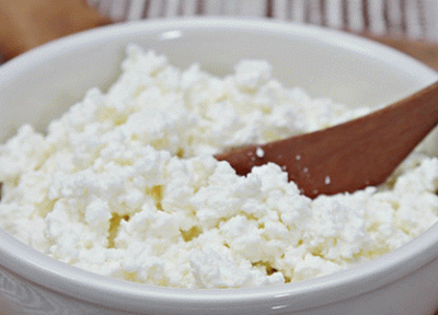طرز تهیه پنیر خانگی با آبلیمو به ساده ترین روش در خانه