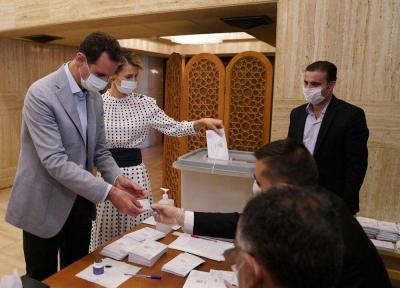 اسد و همسرش رای دادند، عکس