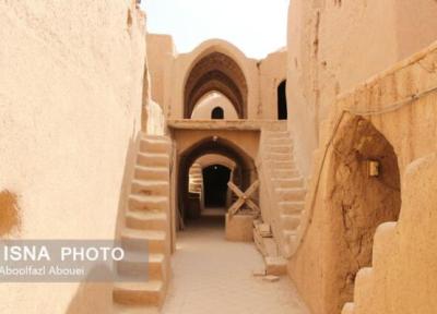 بازدید مسافران نوروزی از اولین صندوق امانات دنیا در مهریز